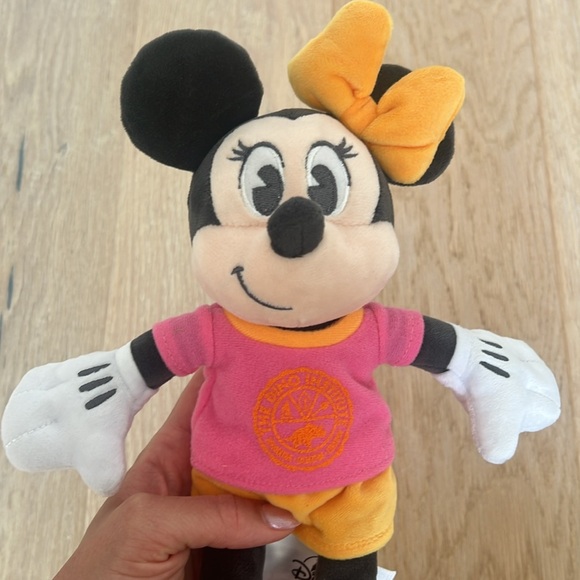 Dinoland Minnie Mouse Plush - Picture 3 of 3